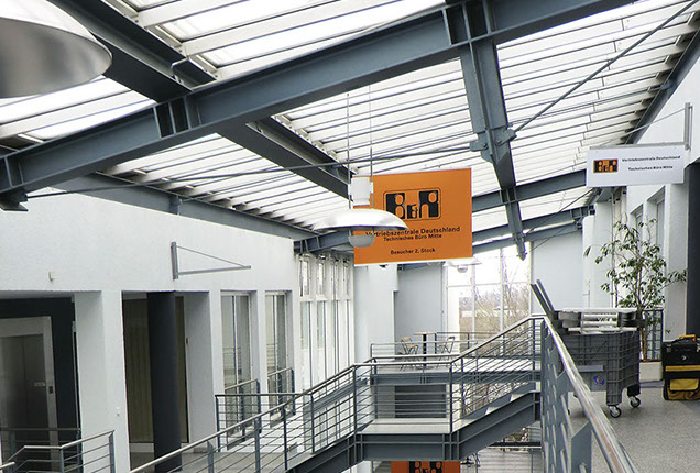 Deckensc, Türschilder, Werbeschilderhild, Klebefolie für Schilder, Leitsystem Beschilderung, Leitsystem, Orientierungssystem