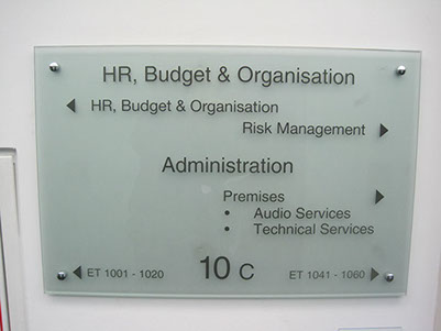 Wegweiser, Schild, Gangschild, Beschilderungssystem