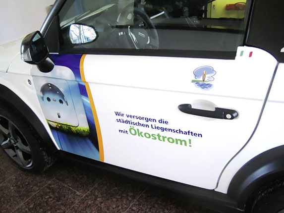 Car wrapping Folie bedruckt, Fahrzeugfolierung, Flottenkaschierung, Beschriftung von Autoscheiben, Lackaufkleber