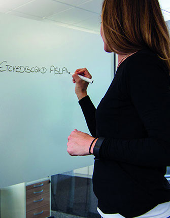 Glasdekorfolie, Dekorfolie für Konferenzraum