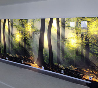 Glaswand, Verkleidung aus Glas, Rückseitiger Glasdruck auf Wandpabele, Küchenrückwand aus Glas, Druck von Spritzschutzwänden