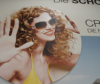 B1-Messedruck, Messedruck, Forex ruForex bunt, bedruckt, Druck auf farbigem Kunststoff, Forexdruck, Vorexdruck, Hartschaum, Druck auf Hartschaum